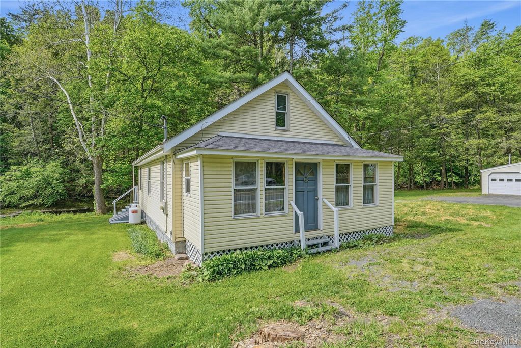 Photo of 755 Glasco Turnpike, Saugerties, NY 12477 (MLS # 1005584)