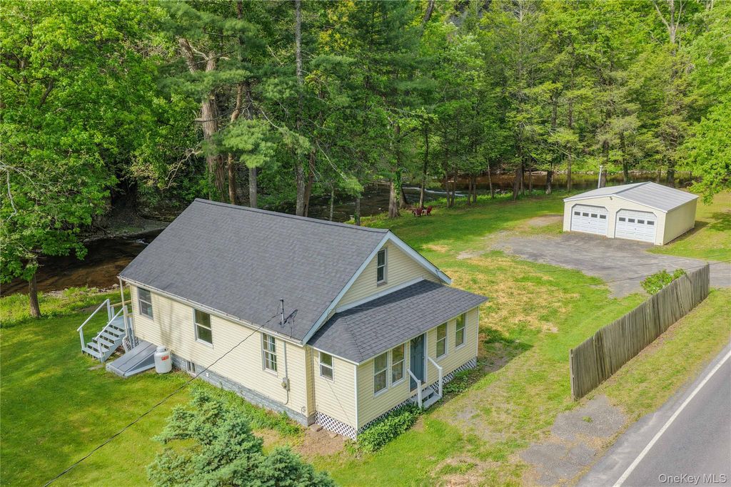 Photo of 755 Glasco Turnpike, Saugerties, NY 12477 (MLS # 1005584)