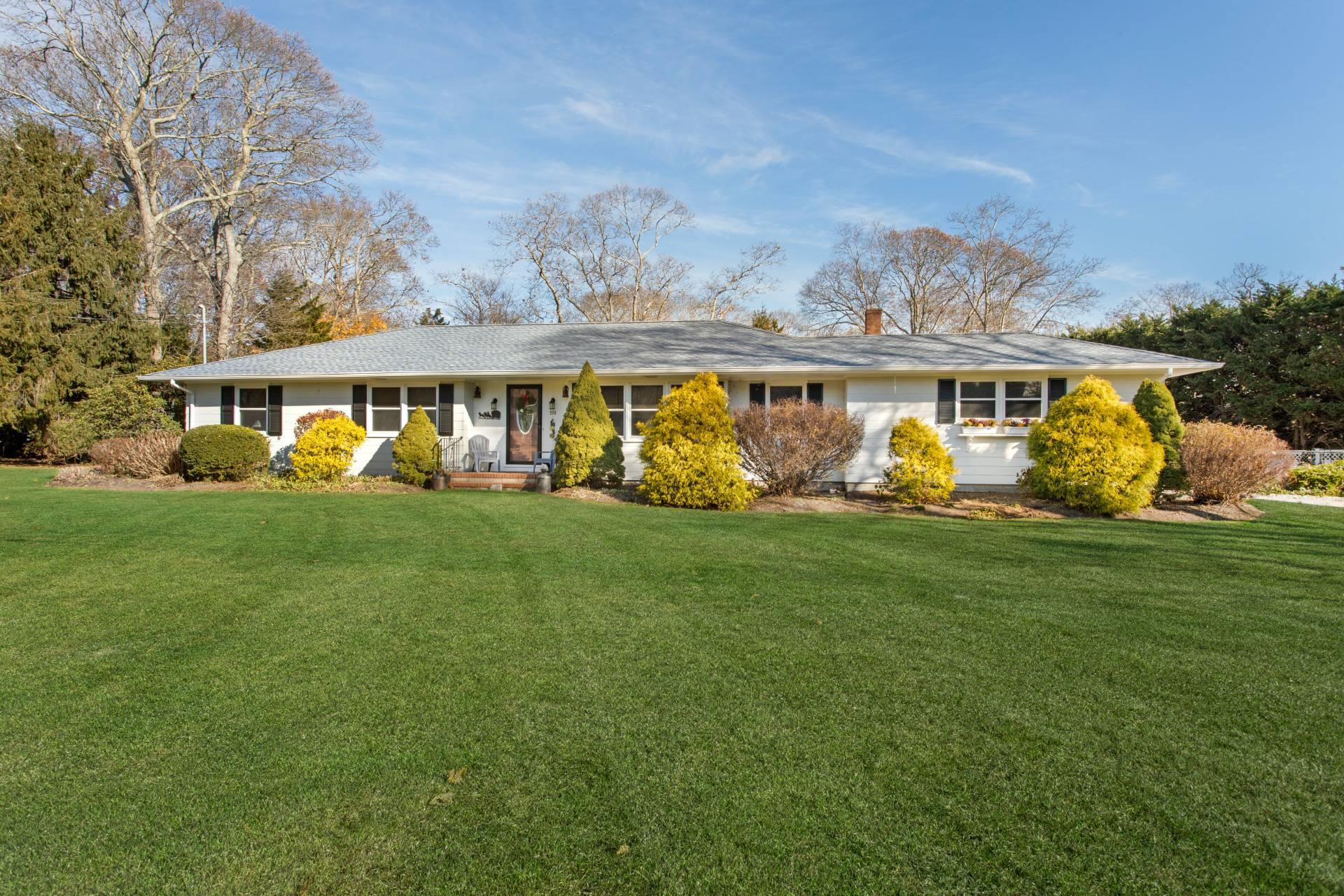 200 Critten Ln, Southold, New York image 1