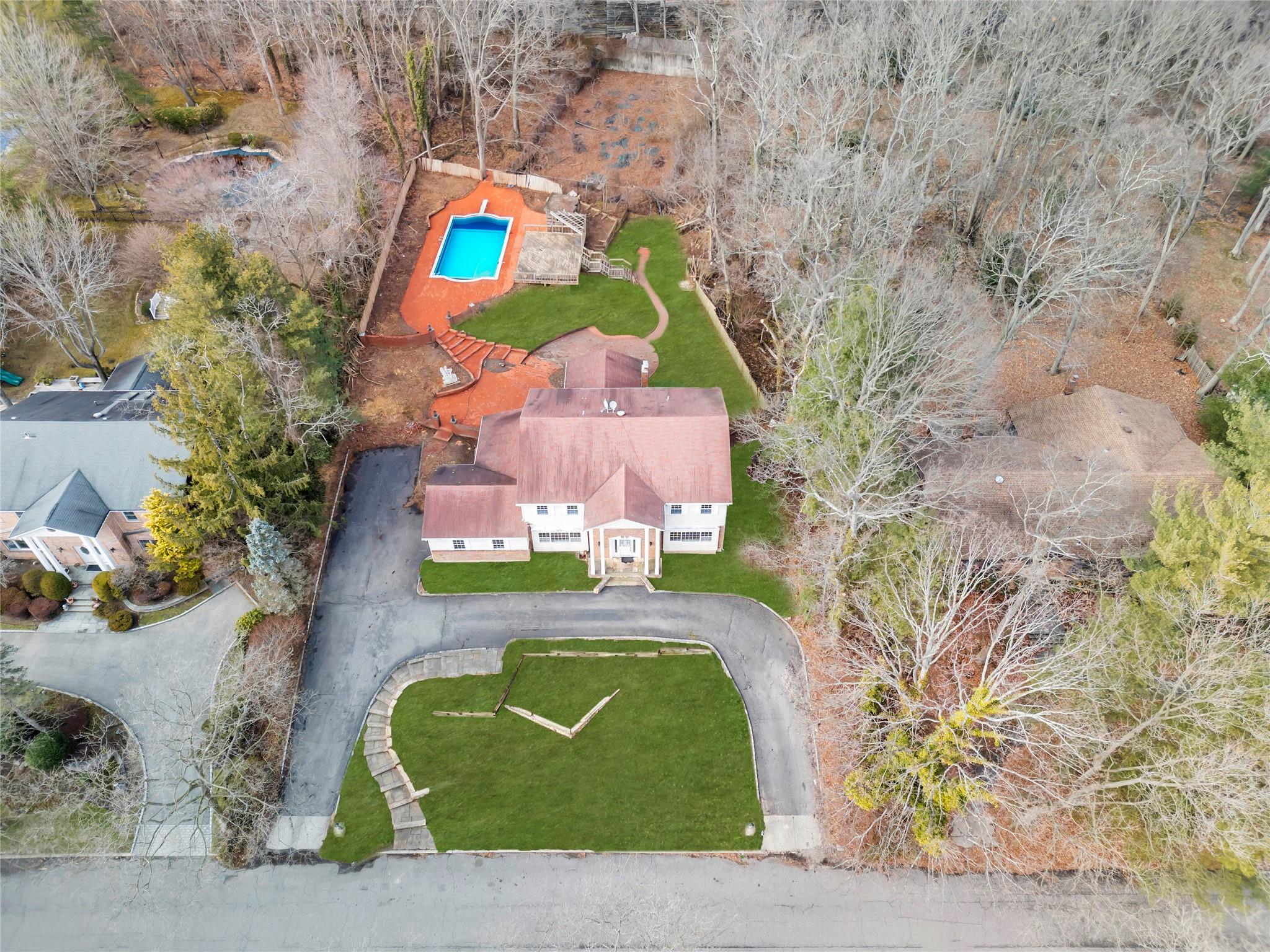 79 Wildwood Drive, Dix Hills, New York image 2