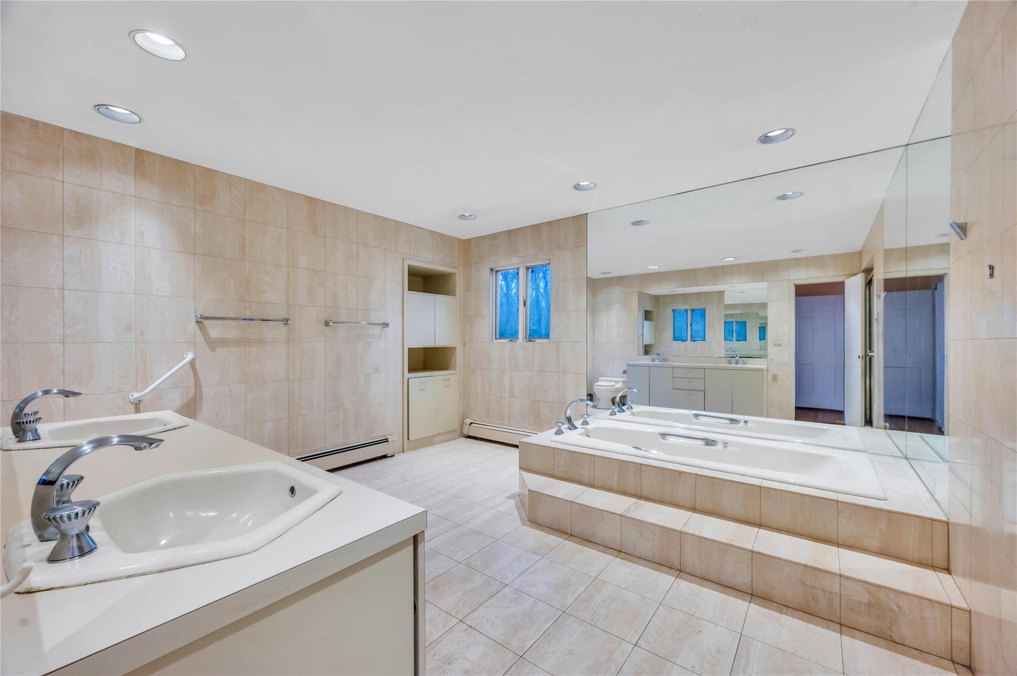 79 Wildwood Drive, Dix Hills, New York image 13
