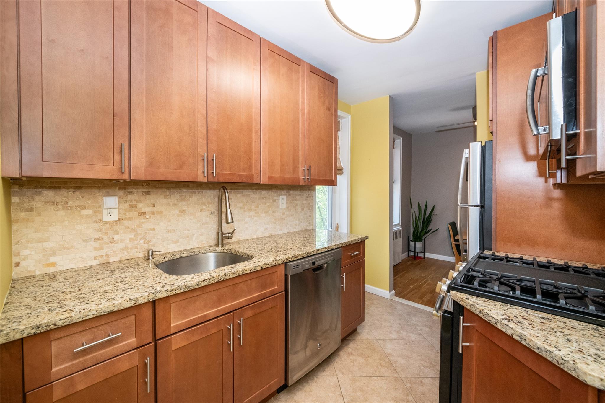 625 Gramatan Avenue 6L