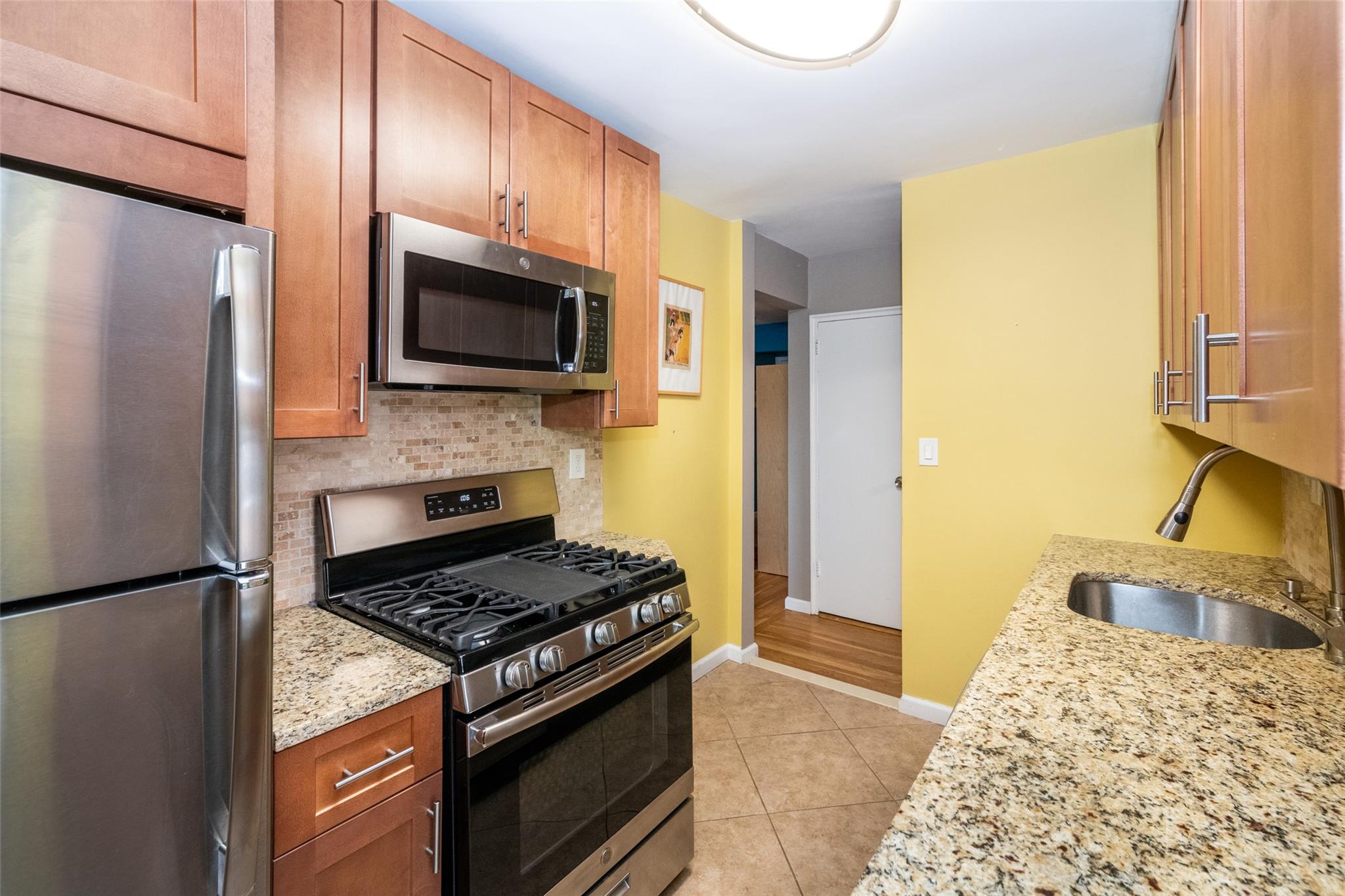 625 Gramatan Avenue 6L