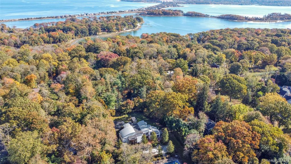 Photo of 46 Locust Lane, Northport, NY 11768 (MLS # 964390)