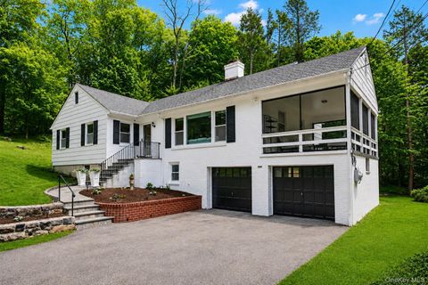 Homes For Sale - 28 Valley View Road<br/> Chappaqua, NY 10514