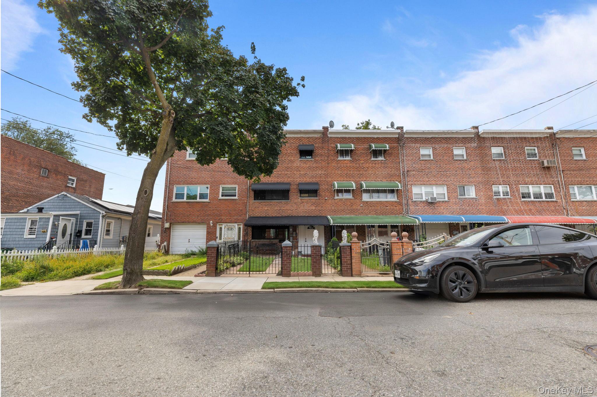 443 Effingham Avenue