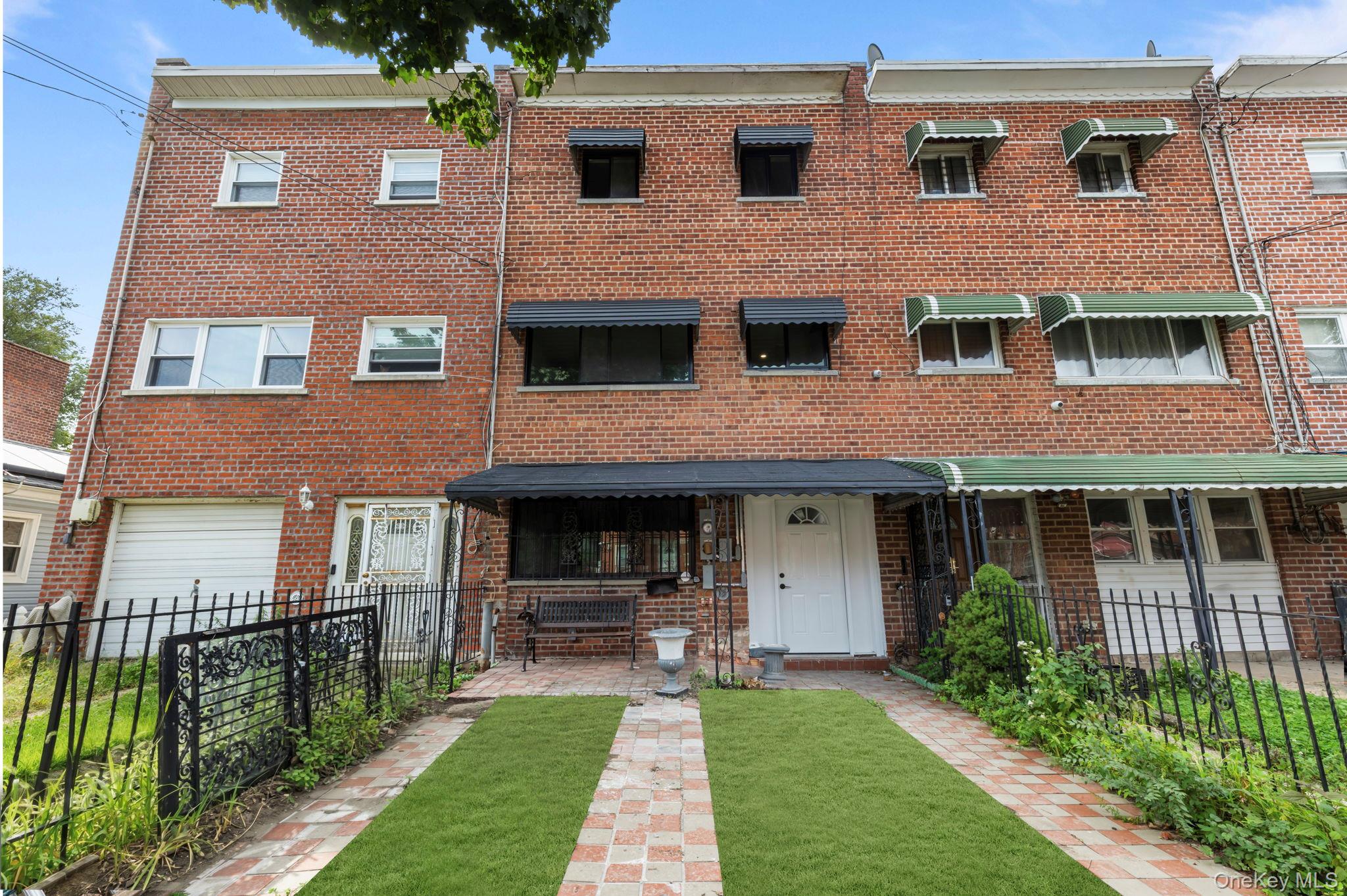 443 Effingham Avenue