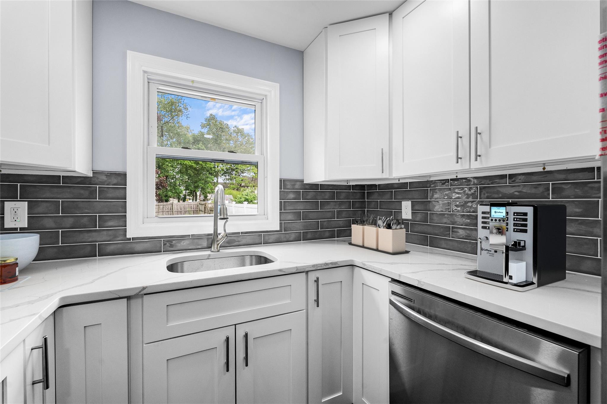 82 Laurel Avenue, Hempstead, New York image 7