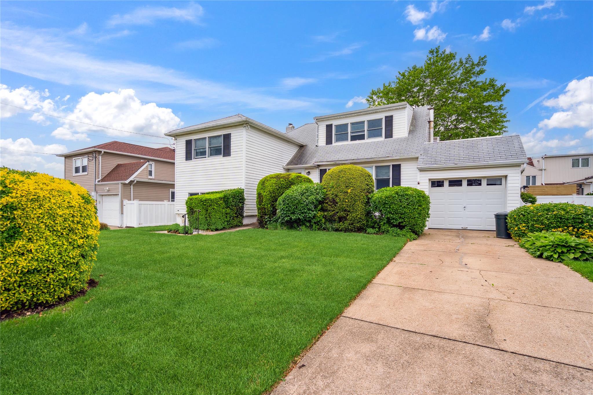227 Lincoln Avenue, Island Park, New York image 1