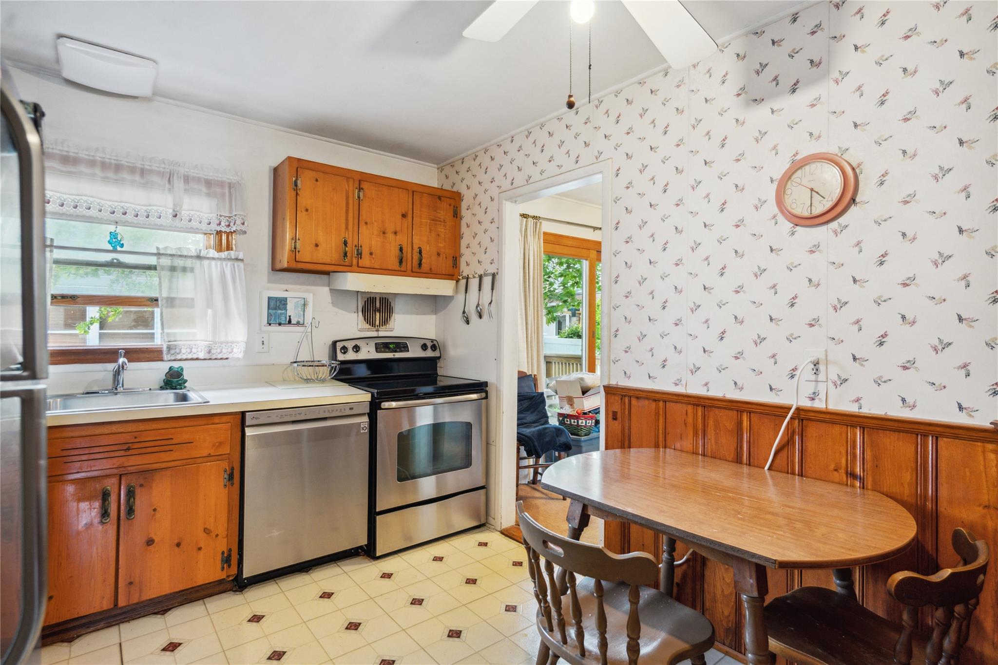 227 Lincoln Avenue, Island Park, New York image 10