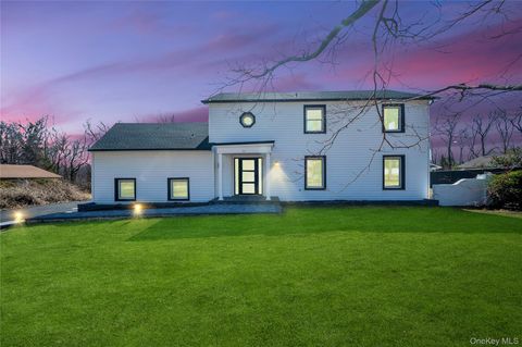 118 Ryder Avenue Dix Hills NY 11746