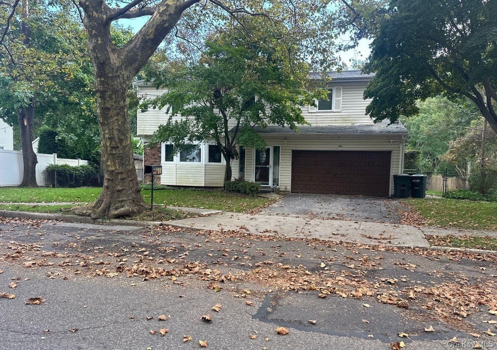 Photo of 4 Shire Court, Greenlawn, NY 11740 (MLS # 1063992)