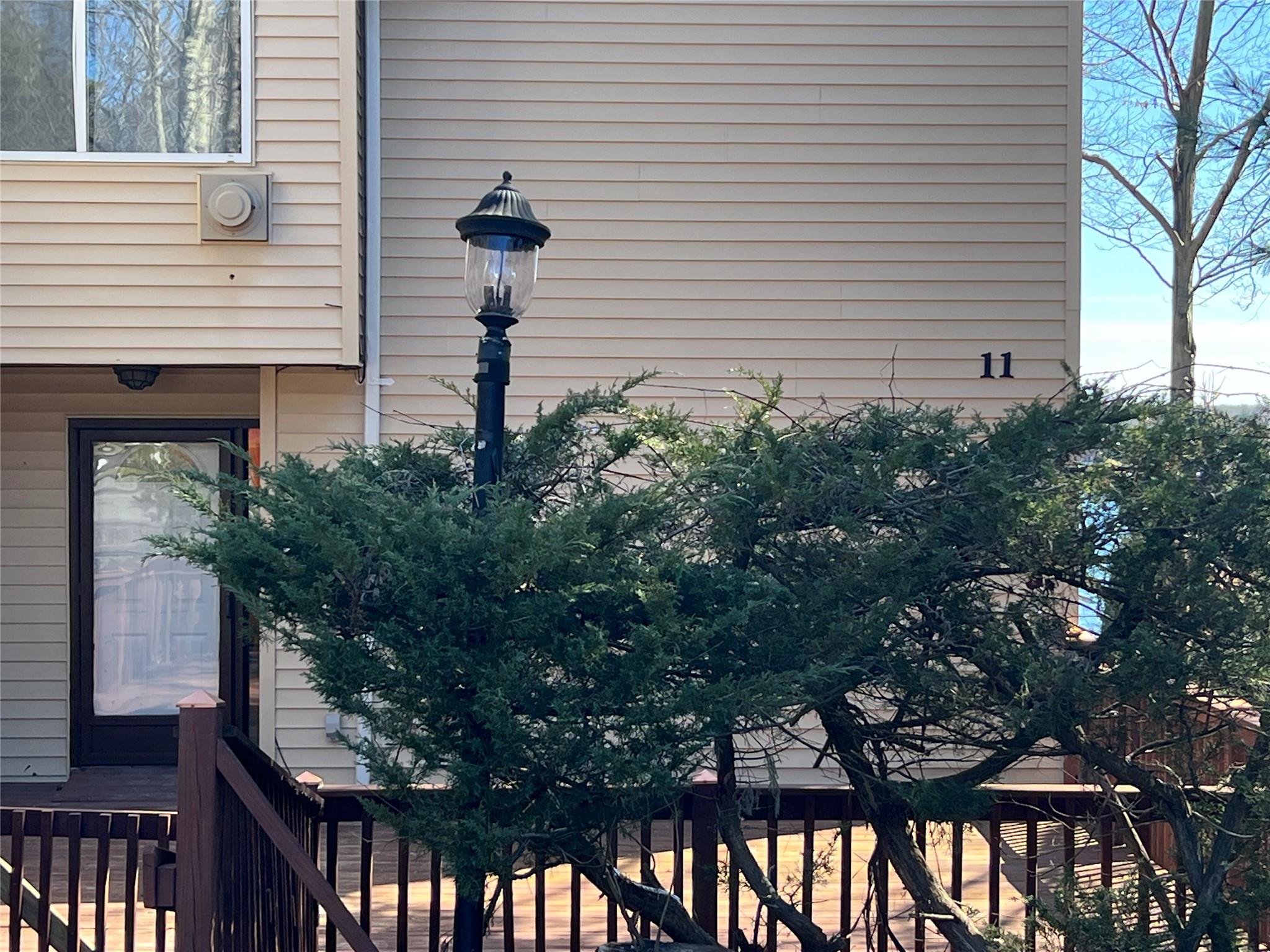 11 Lakeview Court