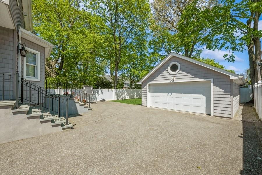 187 Lakeview Avenue, Rockville Centre, New York image 29