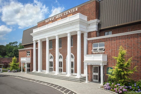 Apartment For Rent - 265 E Main Street #274<br/> Suffolk County, East Islip, NY 11730