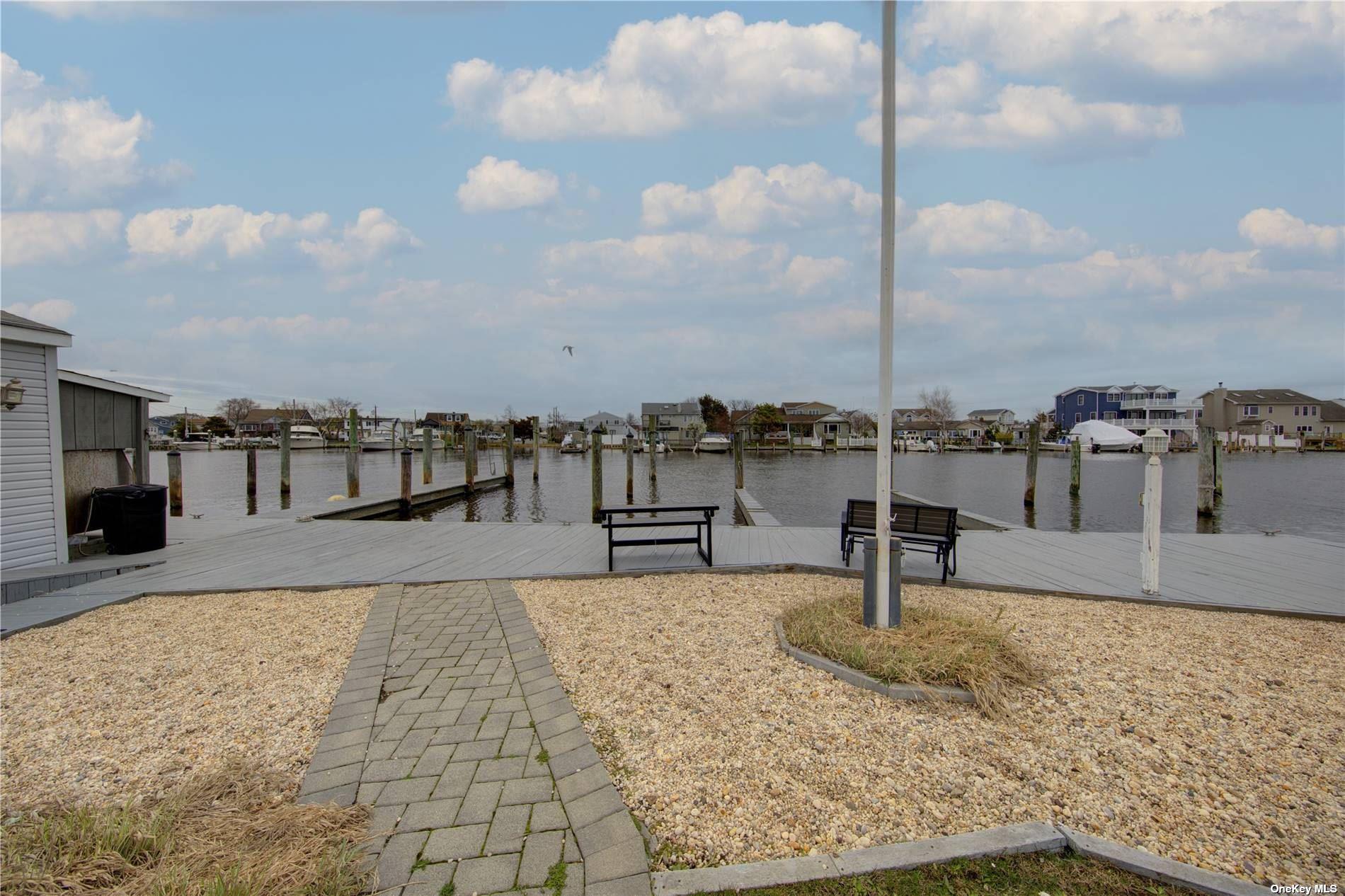 738 Shore Walk, Lindenhurst, New York image 2