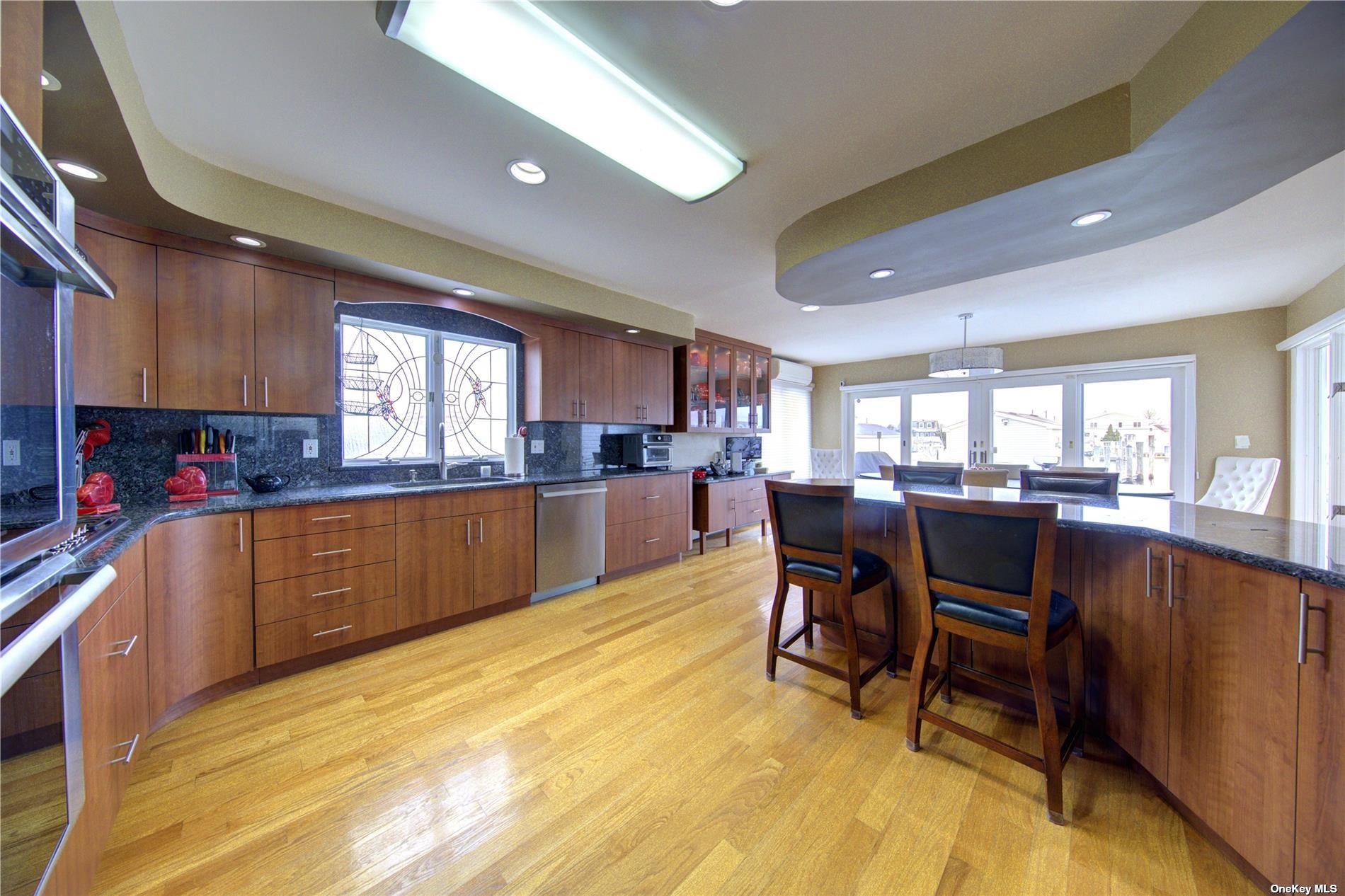 738 Shore Walk, Lindenhurst, New York image 17