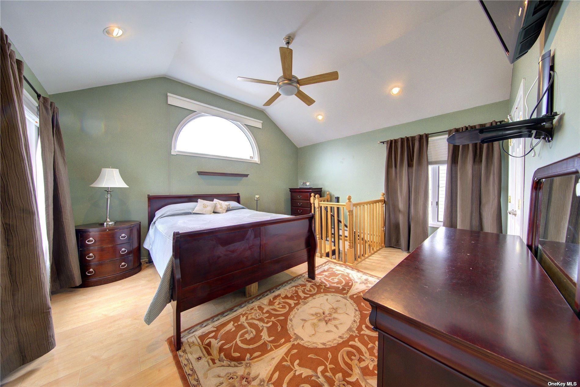 738 Shore Walk, Lindenhurst, New York image 23