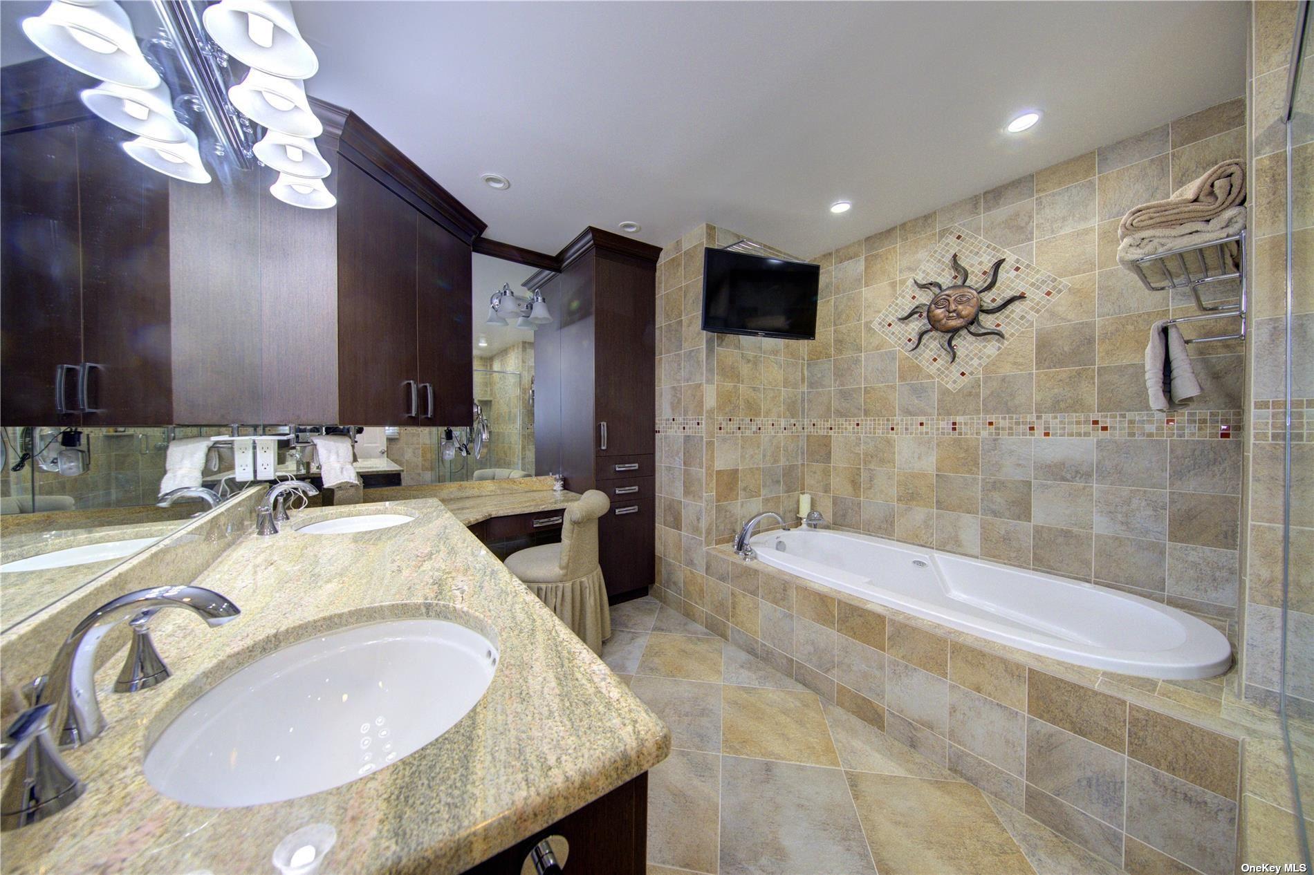 738 Shore Walk, Lindenhurst, New York image 24