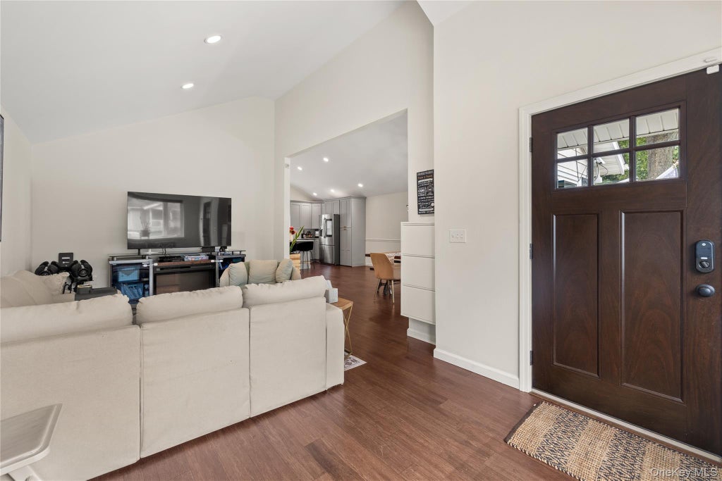 Photo of 5 Charles Court, Lake Ronkonkoma, NY 11779 (MLS # 1054696)