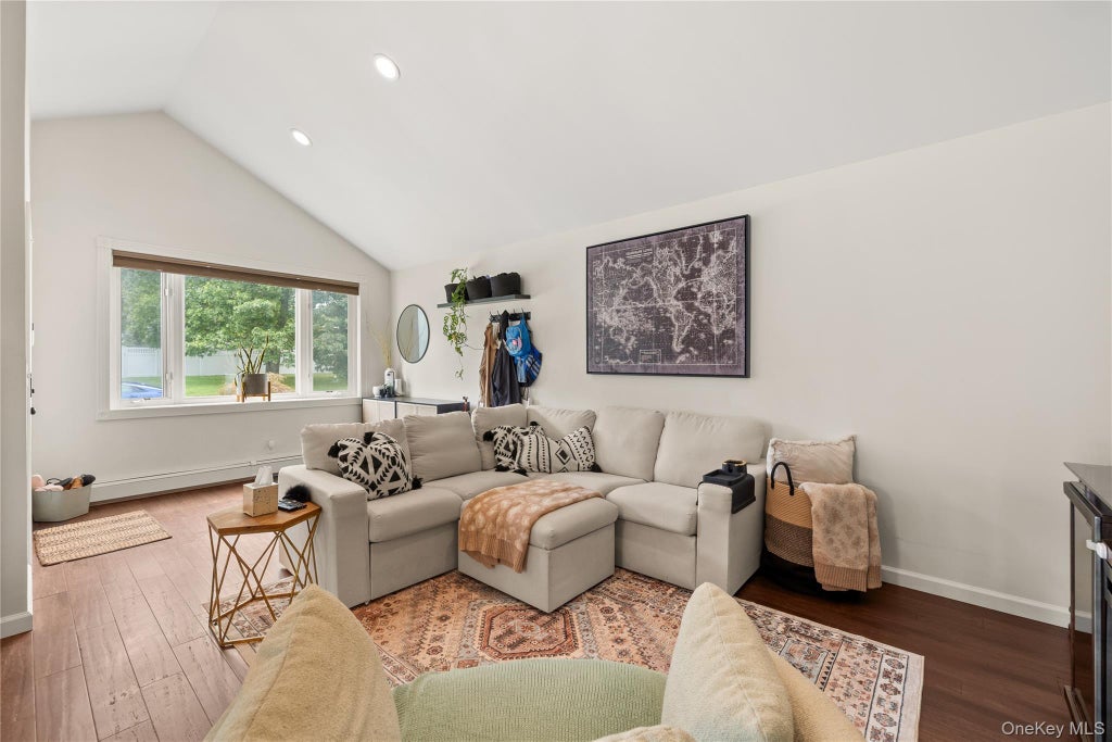 Photo of 5 Charles Court, Lake Ronkonkoma, NY 11779 (MLS # 1054696)