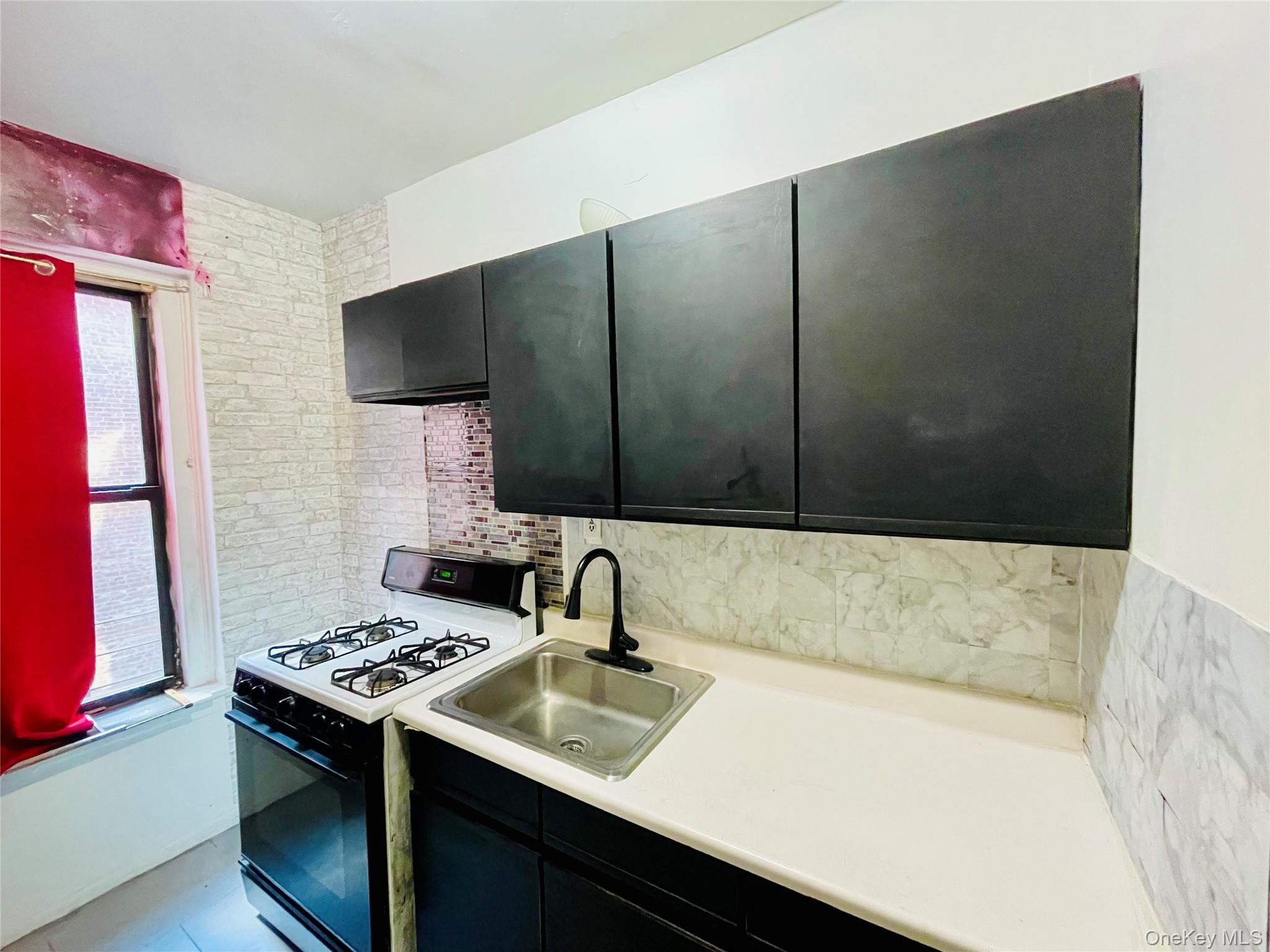 2199 Holland Avenue 3E