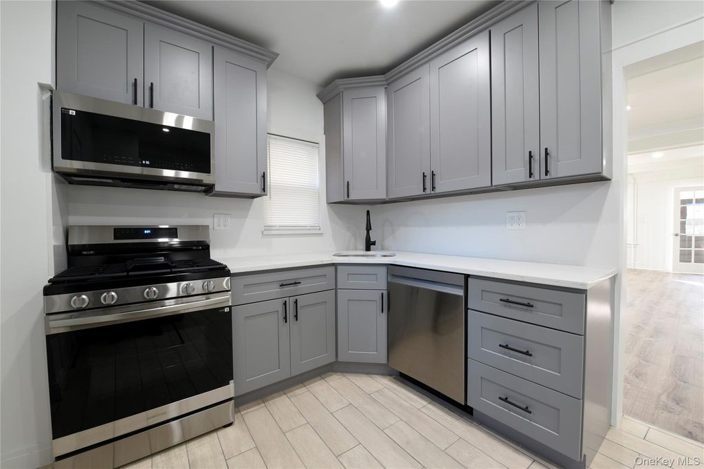 Photo of 188-11 104th Avenue, Saint Albans, NY 11412 (MLS # 961173)