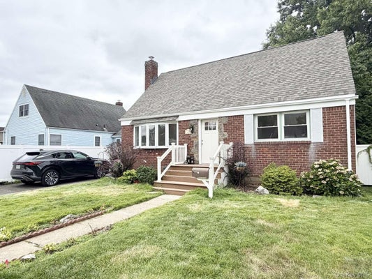 20 IRIS AVE, MERRICK, NY 11566 - Image 7ffda92aaa81149ae6f8a9d05b93a9f3/2667285292