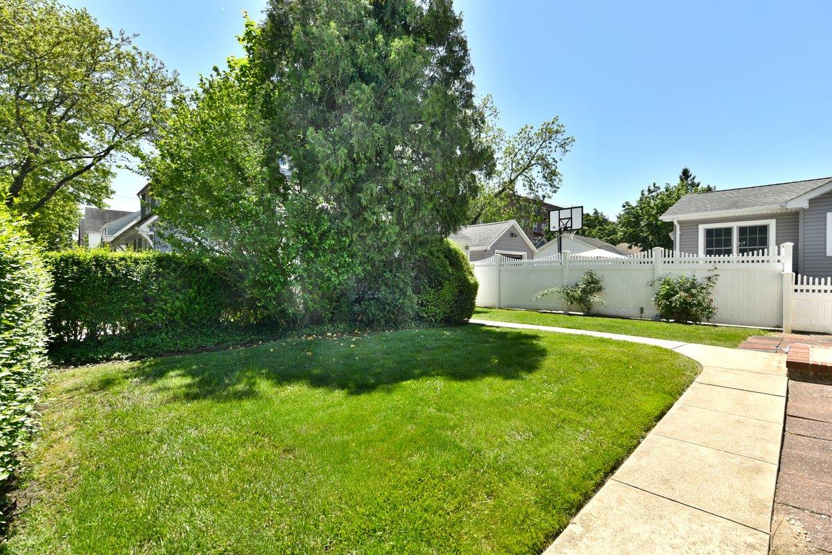 50 Fordham Street, Williston Park, New York image 22