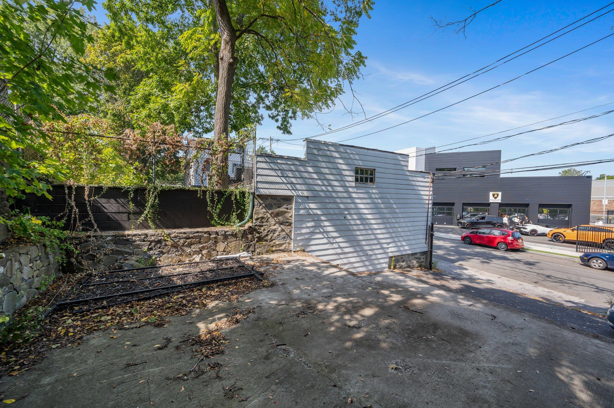 1 Edgewood Avenue