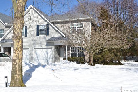 Condo For Sale - 321 Medea Way<br/> Central Islip, NY 11722