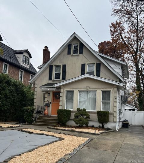 8602 Santiago Street Holliswood NY 11423