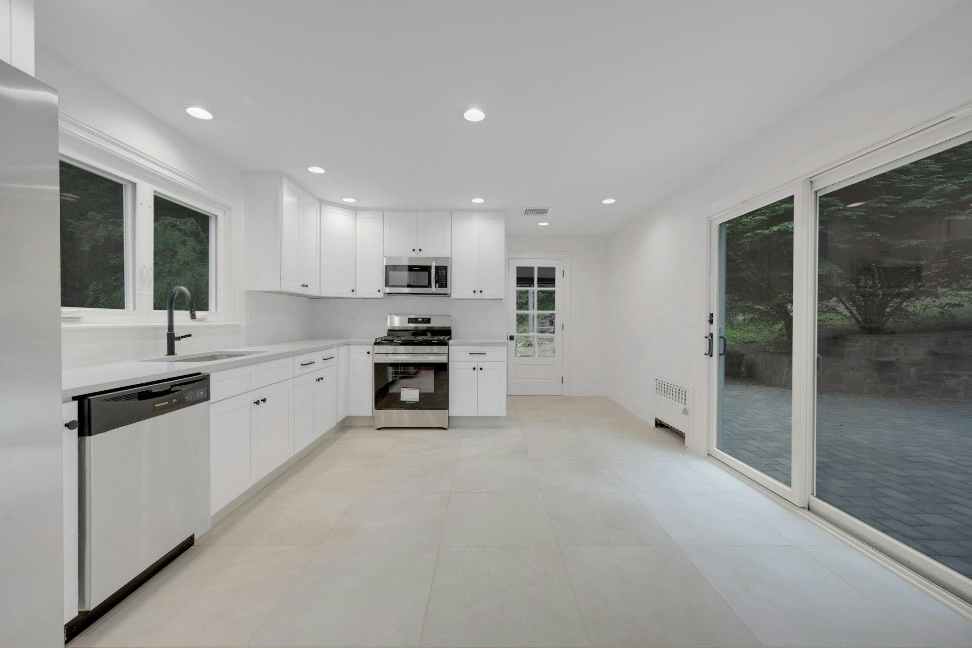 34 Glenside Place, Chappaqua, New York image 10