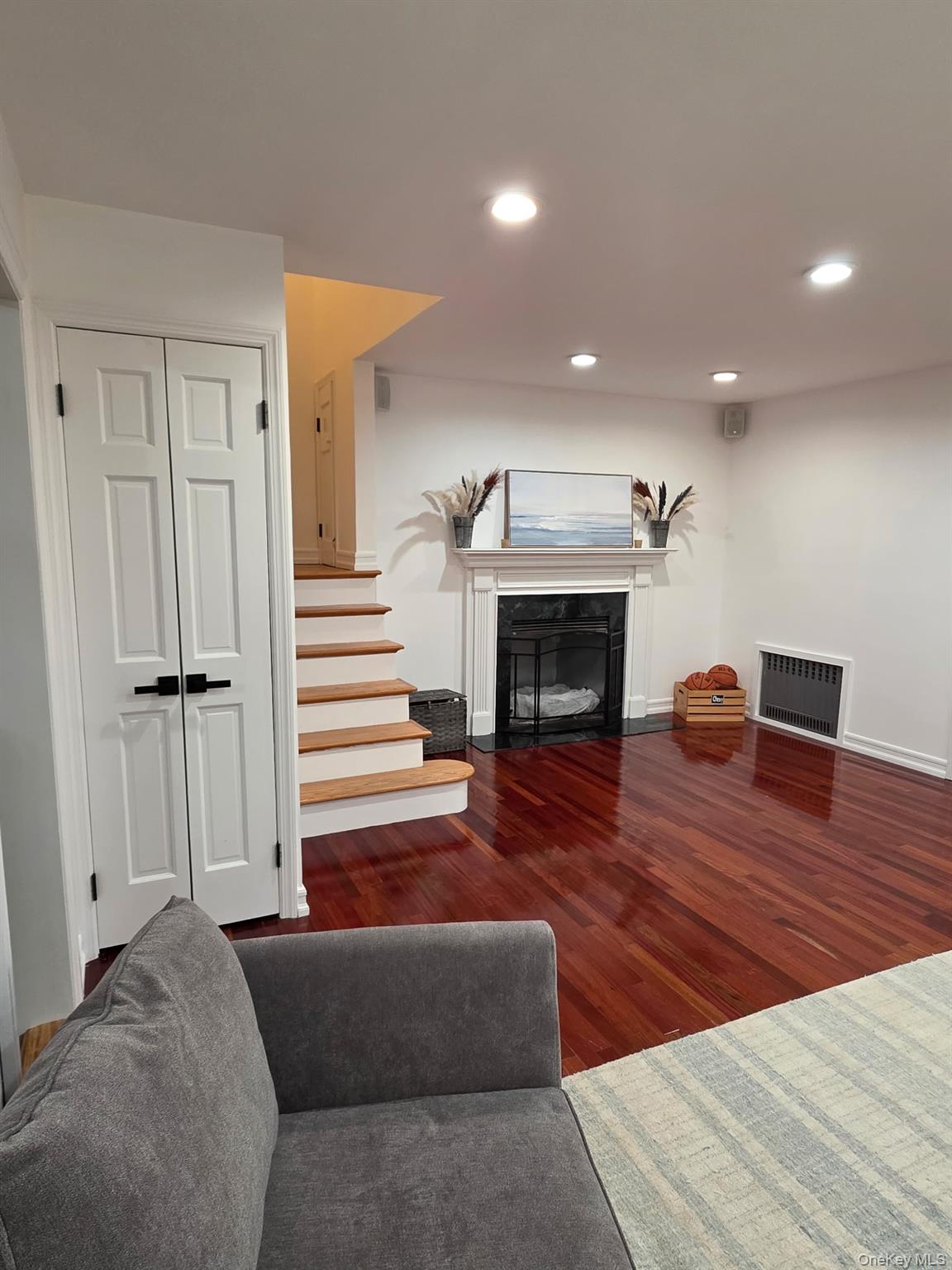 14 W 5th Road