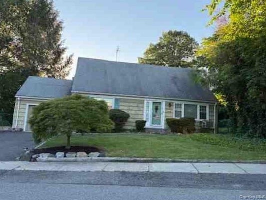 31 GLENWOOD RD, GLEN HEAD, NY 11545 - Image 8010984863d3e4a9b97d93b3d9db3ee3/696946628