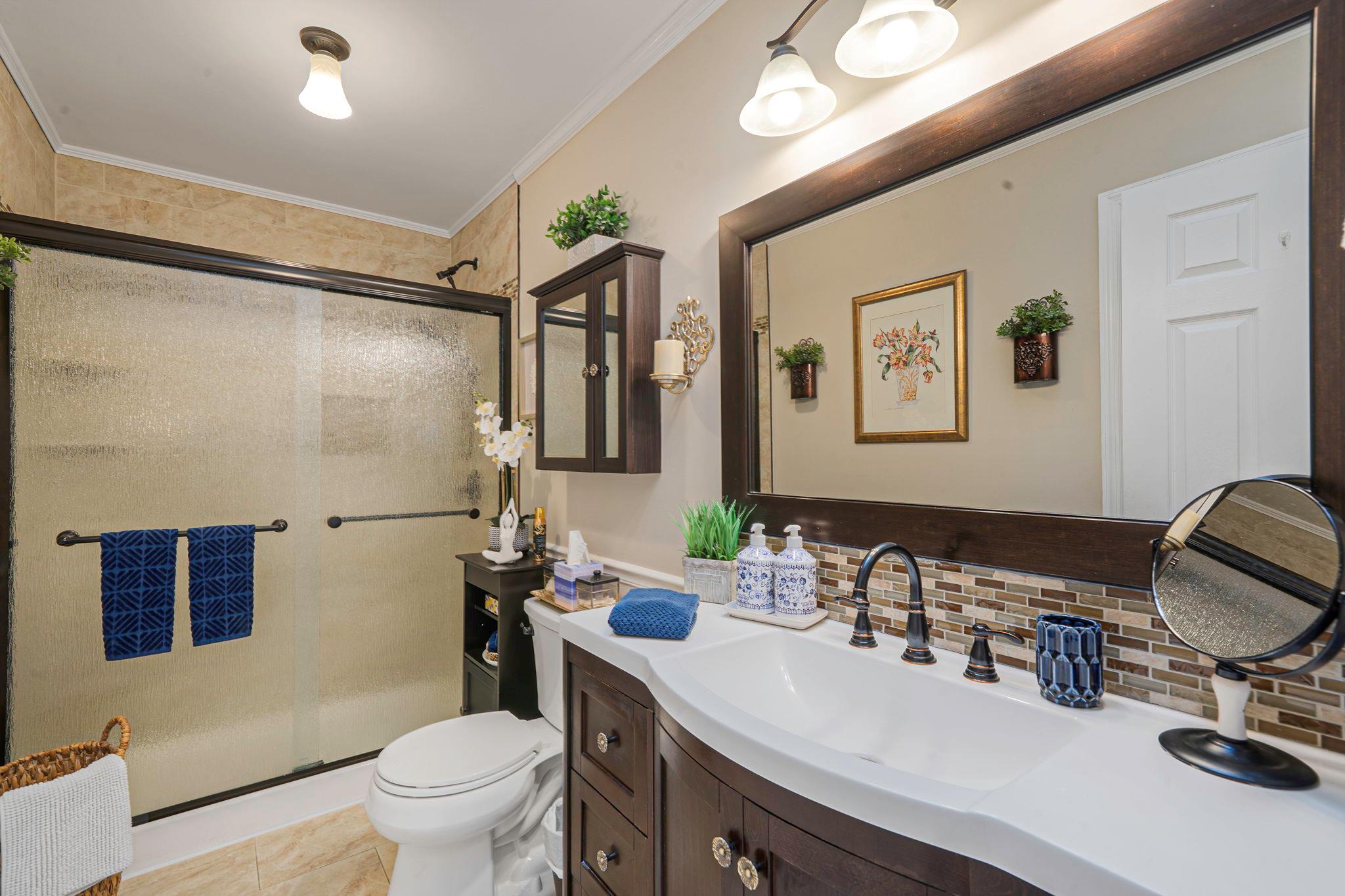 8 Emerald Court, Moriches, New York image 37