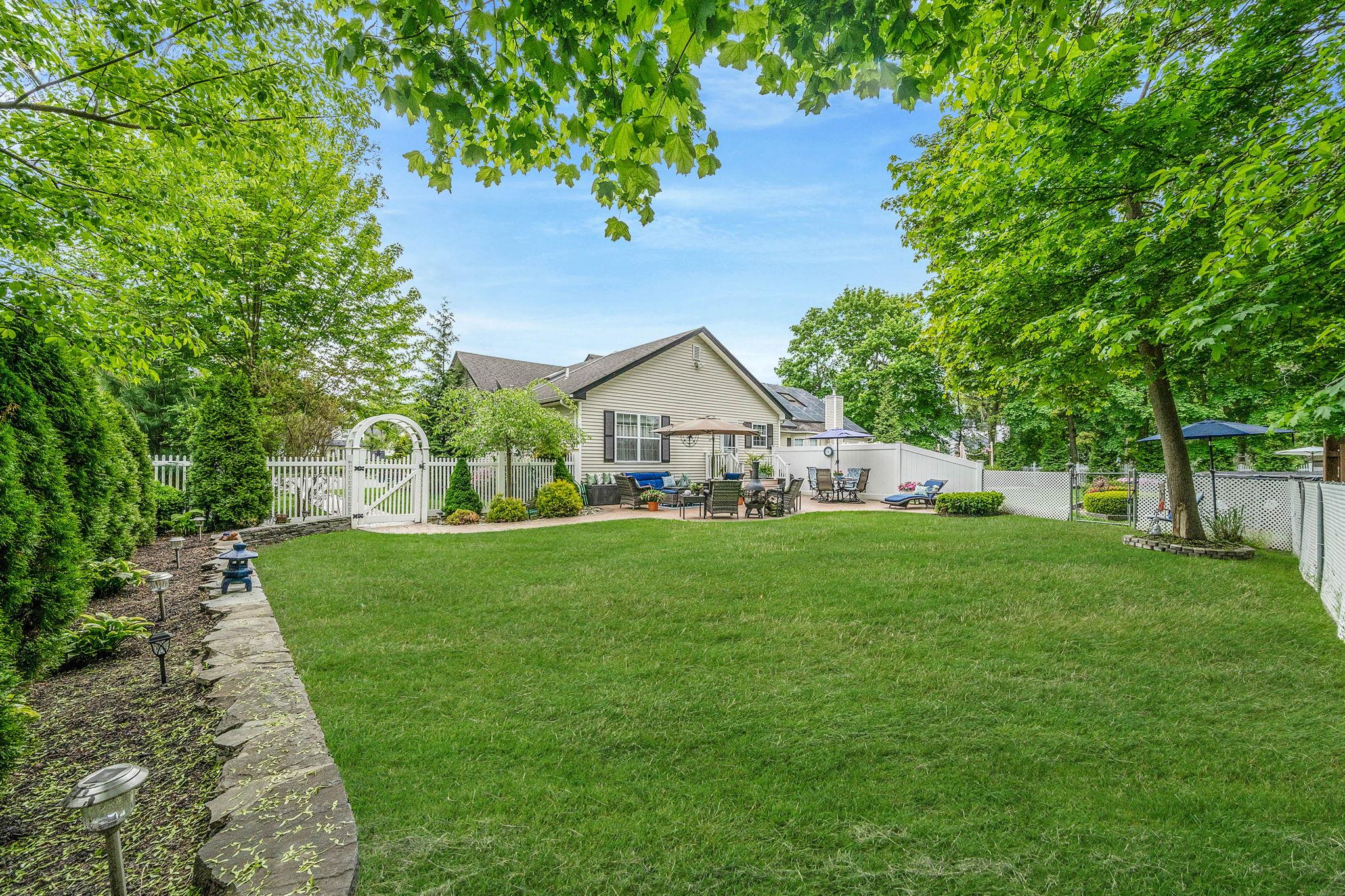 8 Emerald Court, Moriches, New York image 44