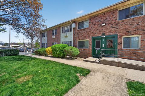 Homes For Sale - 2453 Union  Blvd Blvd #32A<br/> Suffolk County, Islip, NY 11751