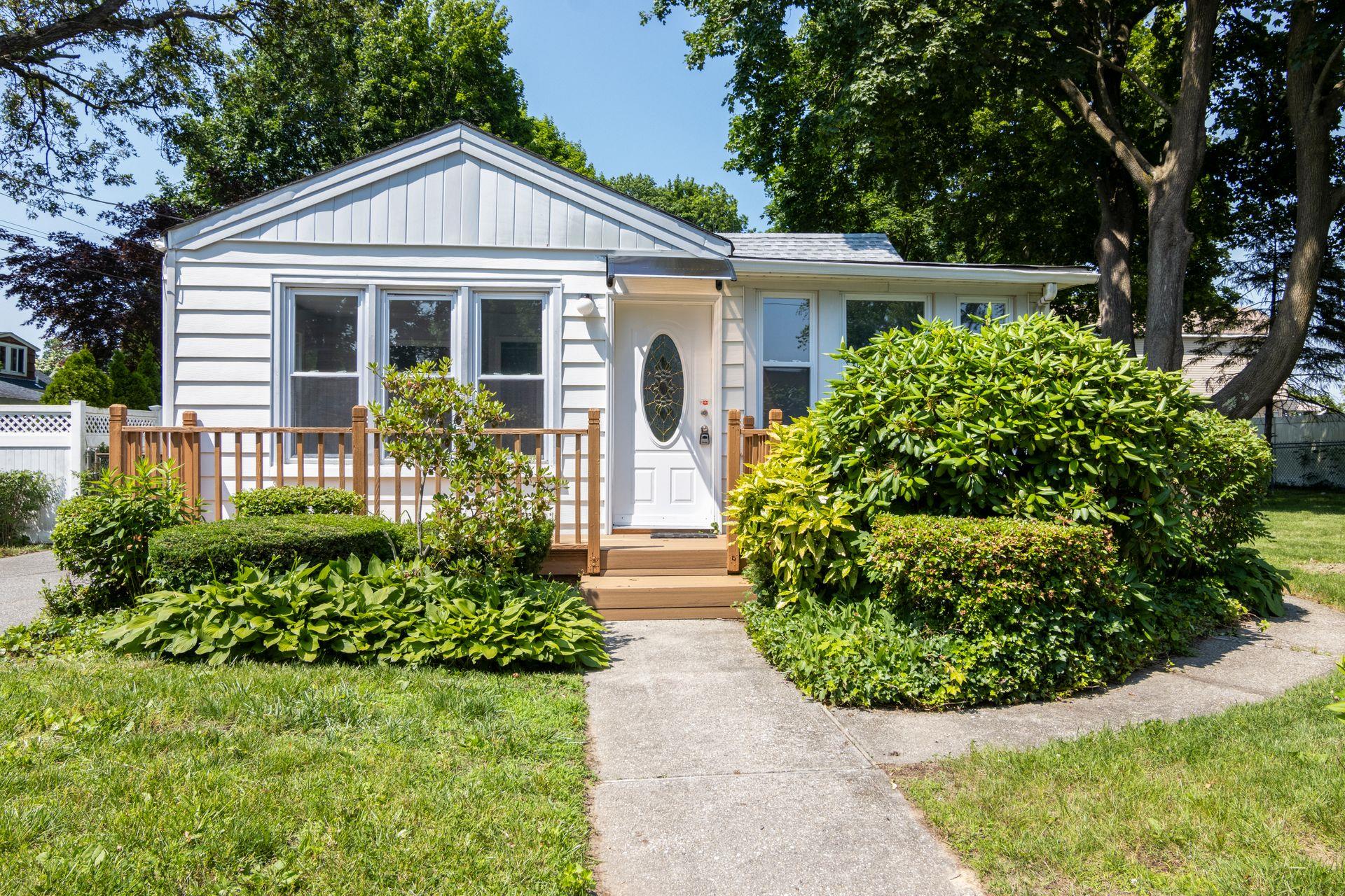 Property for Sale at Montana Street, Huntington, Hamptons, NY - Bedrooms: 3 
Bathrooms: 2  - $675,000