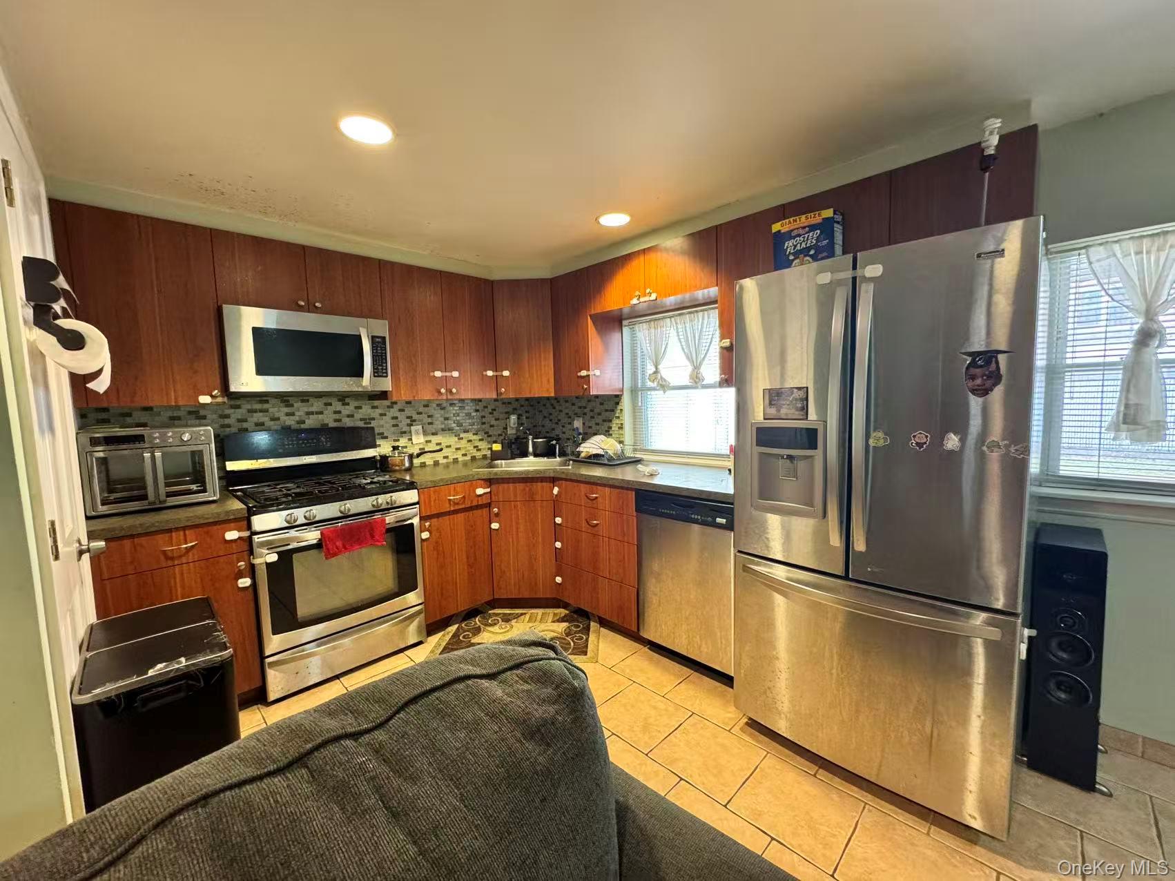 1374 Gillespie Avenue