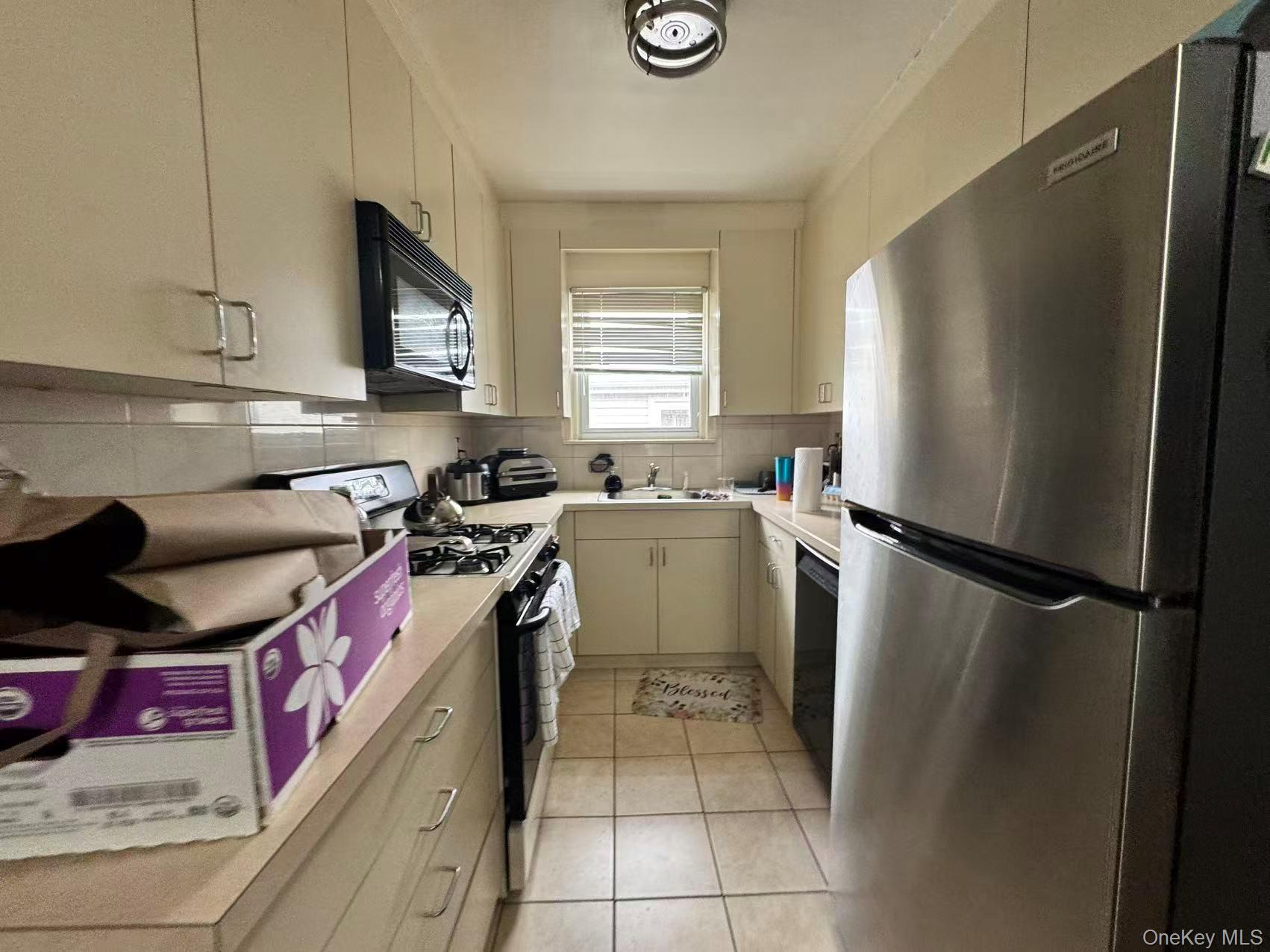 1374 Gillespie Avenue