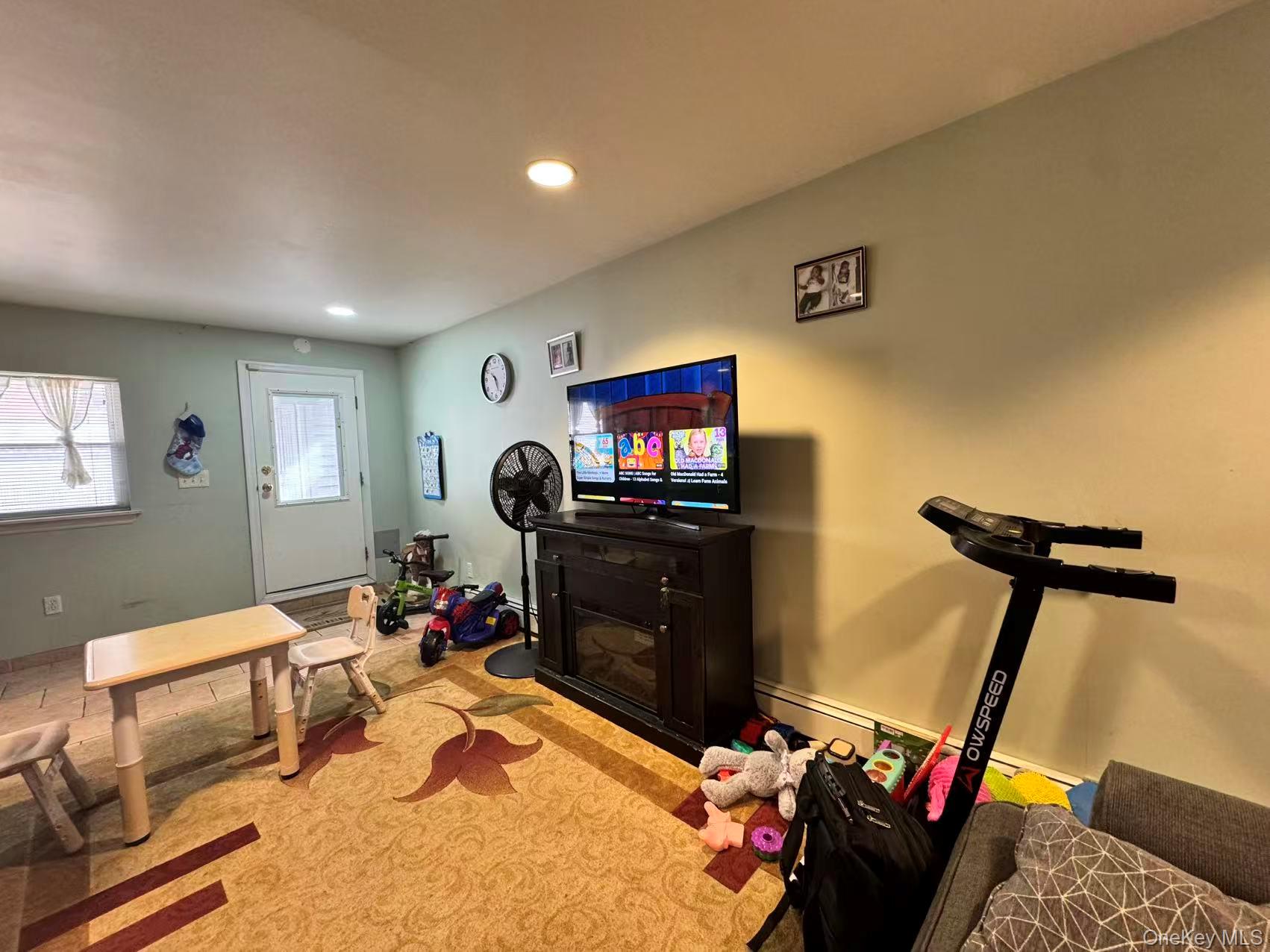 1374 Gillespie Avenue