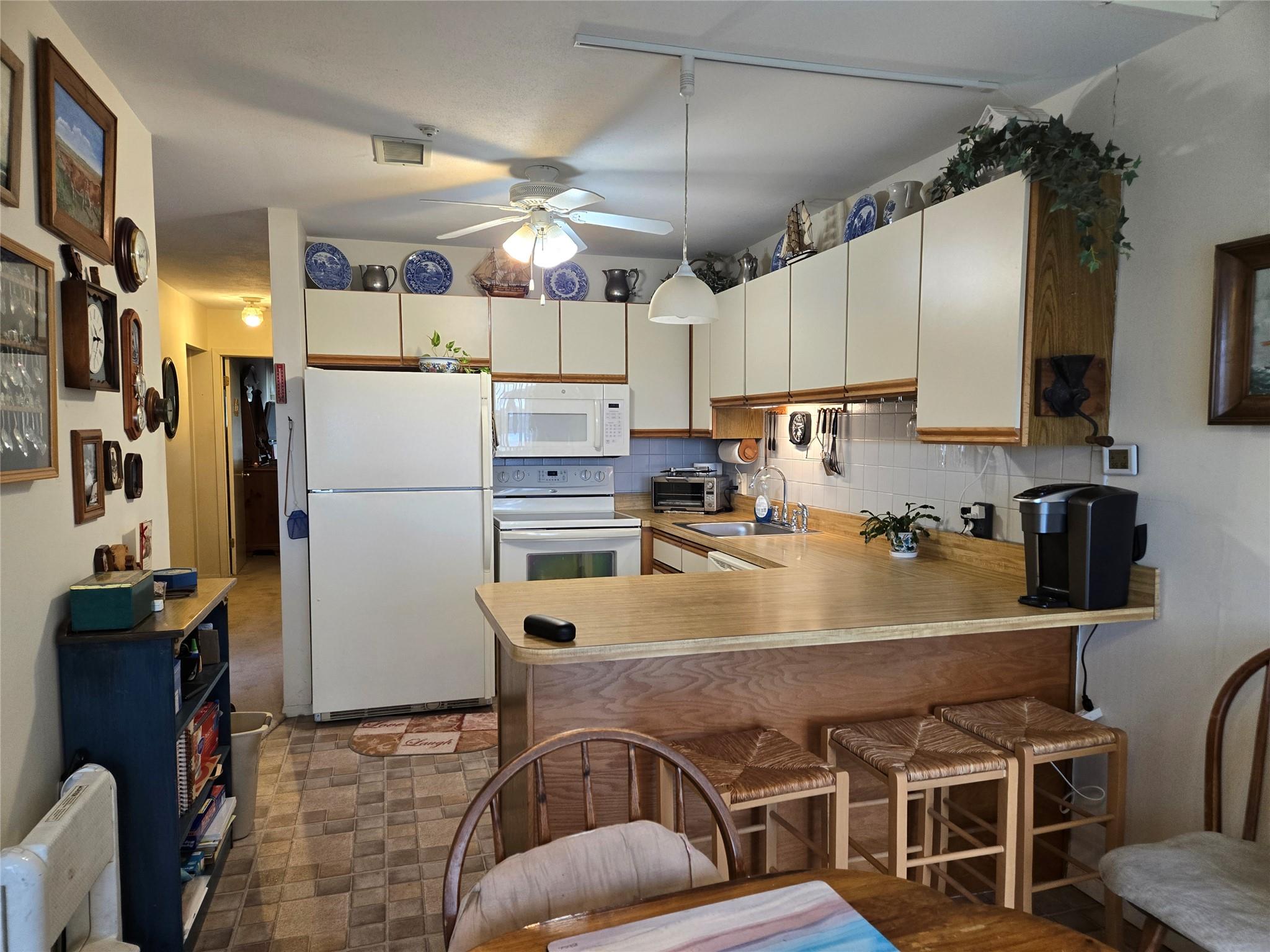 56 Pameeches Path, East Moriches, New York image 12