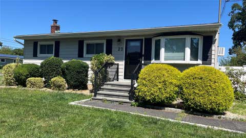 Homes For Sale - 23 Pine Street<br/> Brentwood, NY 11717