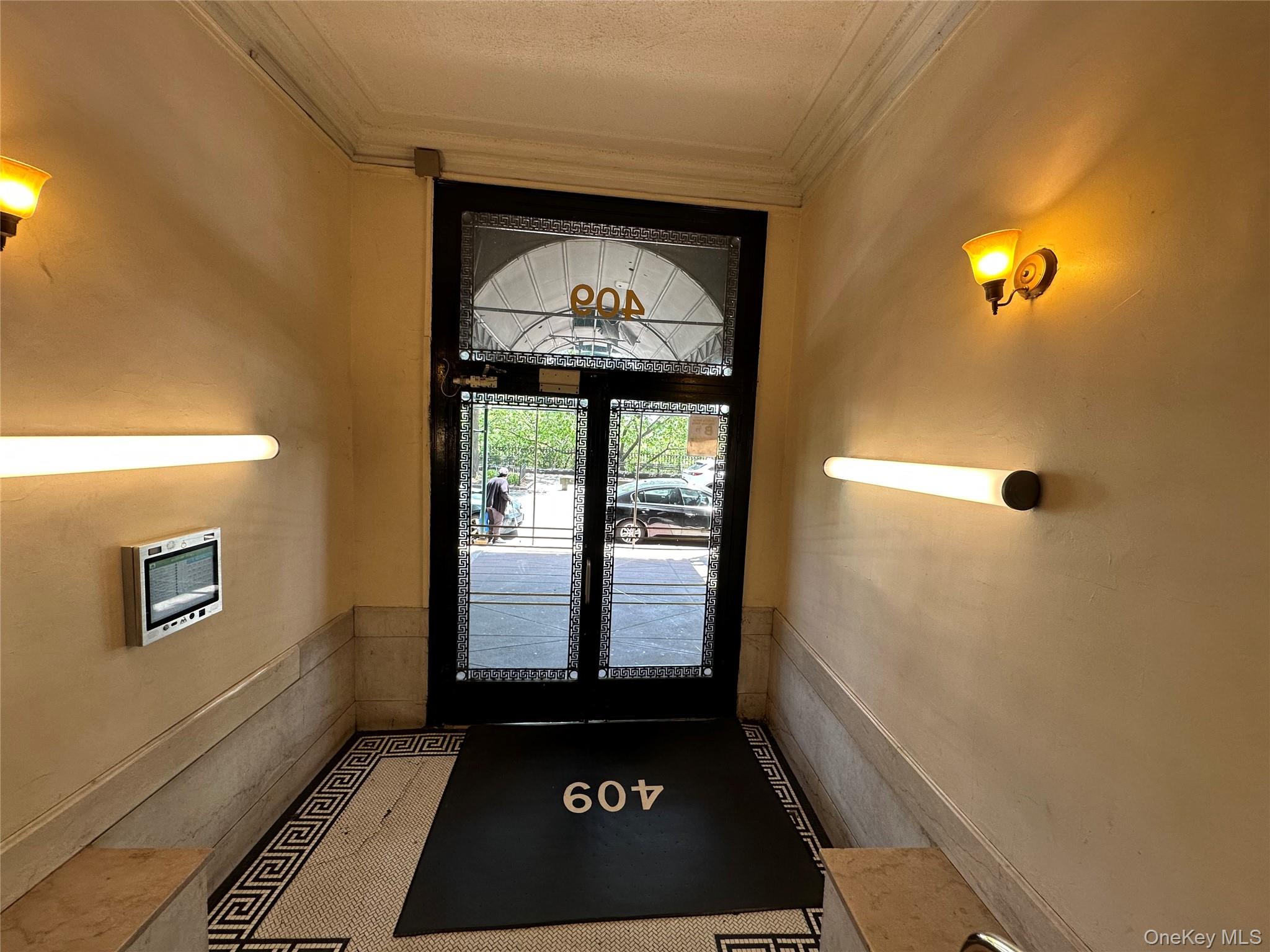 409 Edgecombe Avenue 7F