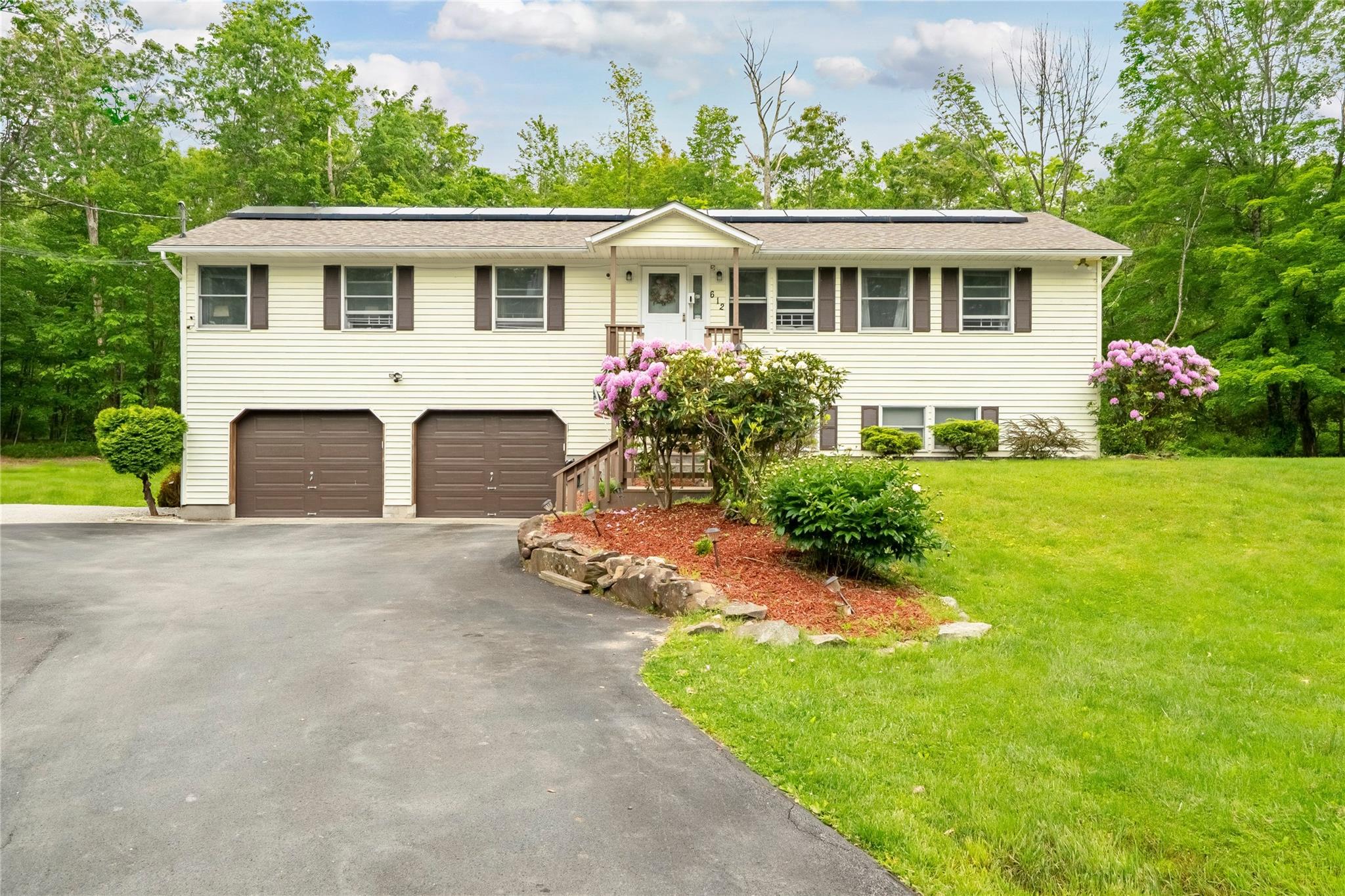 Shoddy Hollow Road, Middletown, New York - 4 Bedrooms  
3 Bathrooms  
7 Rooms - 