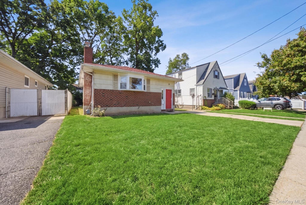 Photo of 146 Alabama Avenue, Hempstead, NY 11550 (MLS # 1064693)