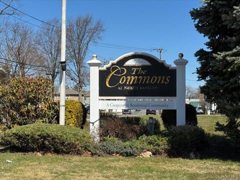 Homes For Sale - 11 Edmunton Dr #E5<br/> North Babylon, NY 11703