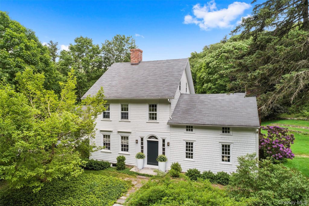 Photo of 908 Old Post Road, Bedford, NY 10506 (MLS # 963373)