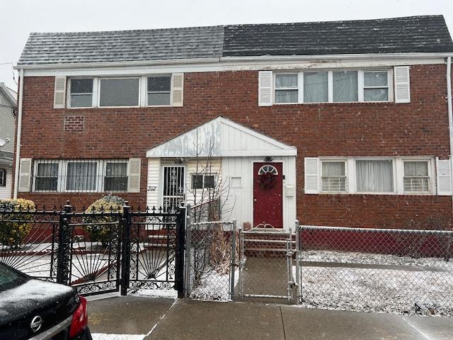 Beach 68th Street, Arverne, Queens, NY - 5 Bedrooms  
2 Bathrooms - 